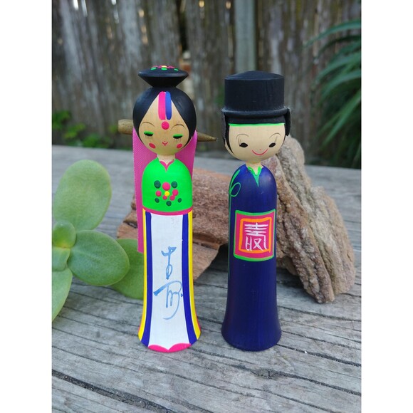 2 Vintage Korean Kokeshi-style Carved Hardwood Wedding Dolls - Picture 1 of 10